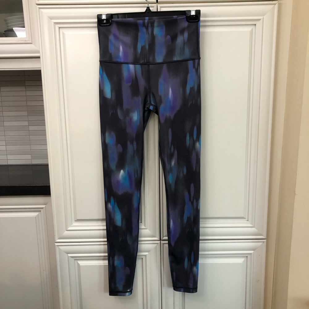 UNIQUE Ivivva by Lululemon reversible super soft girls leggings